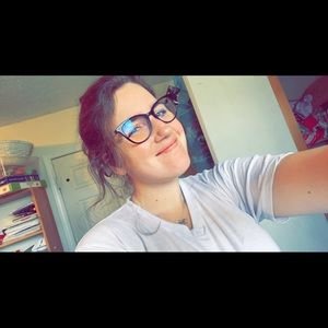 Meet your Posher, Ella